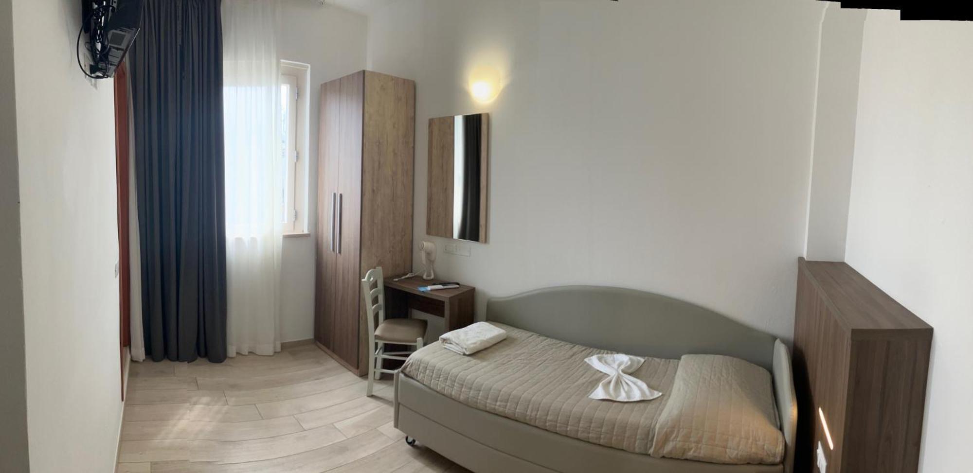 Hotel Bed And Book Римини Экстерьер фото
