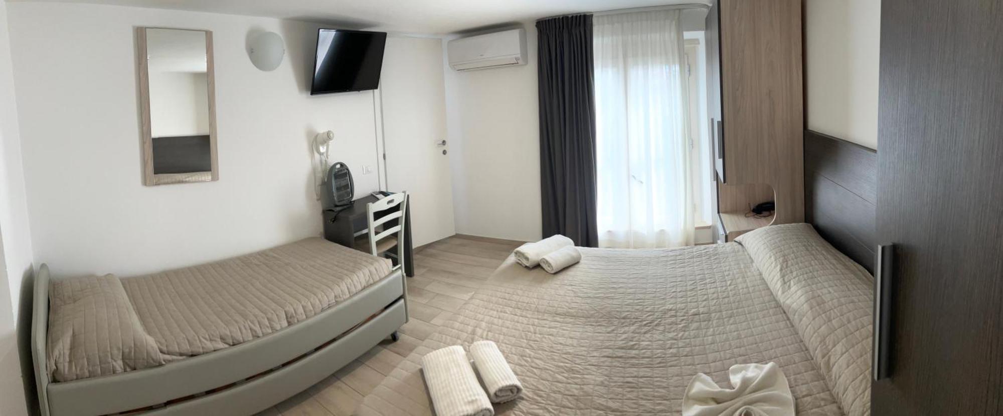Hotel Bed And Book Римини Экстерьер фото