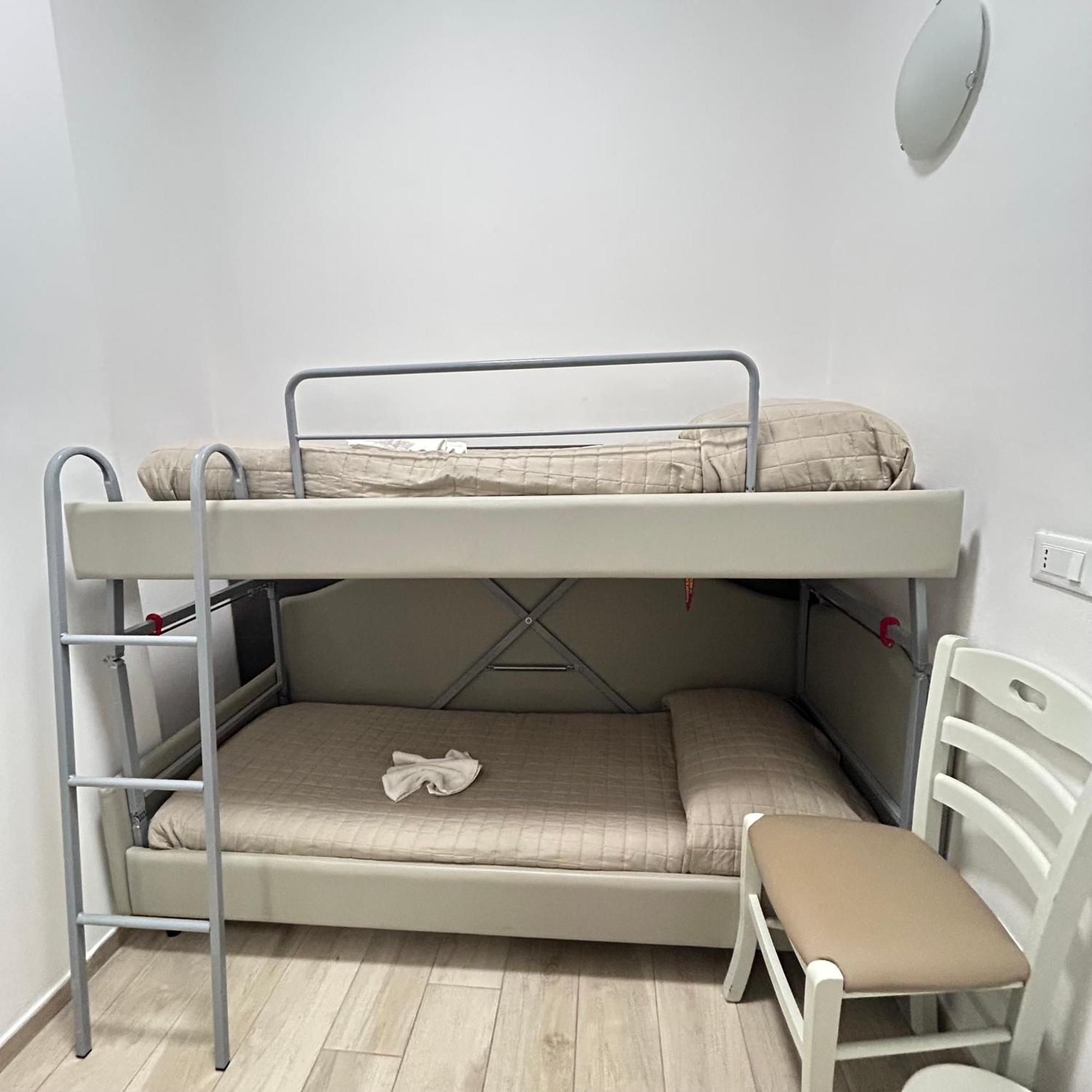 Hotel Bed And Book Римини Экстерьер фото
